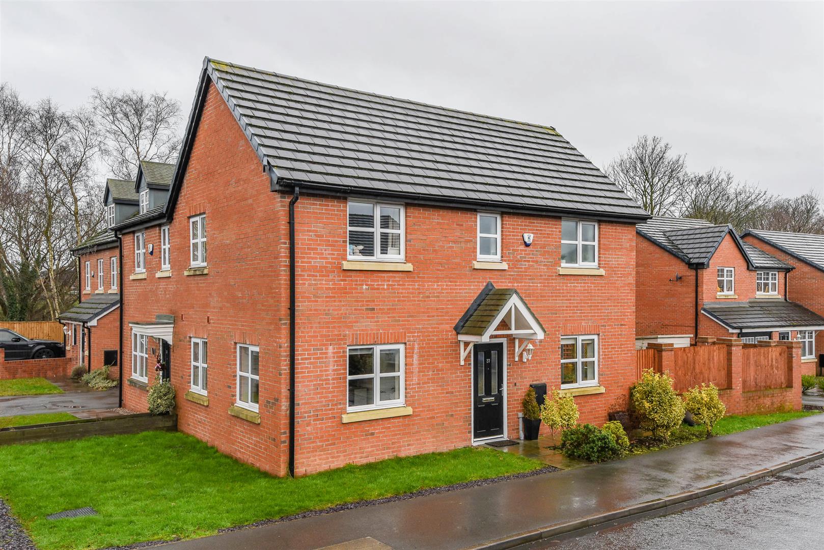 3 bed property in Grasmere Avenue, Leyland